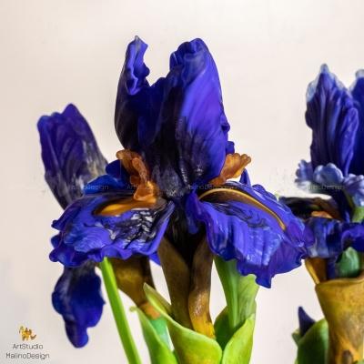 MD-BOU-IRIS-BLUE-1 "Заблудившиеся в лете"