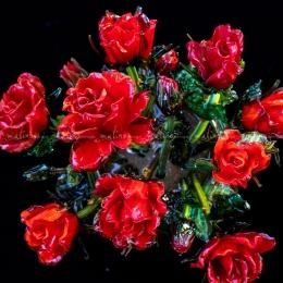 Букет красных стеклянных роз